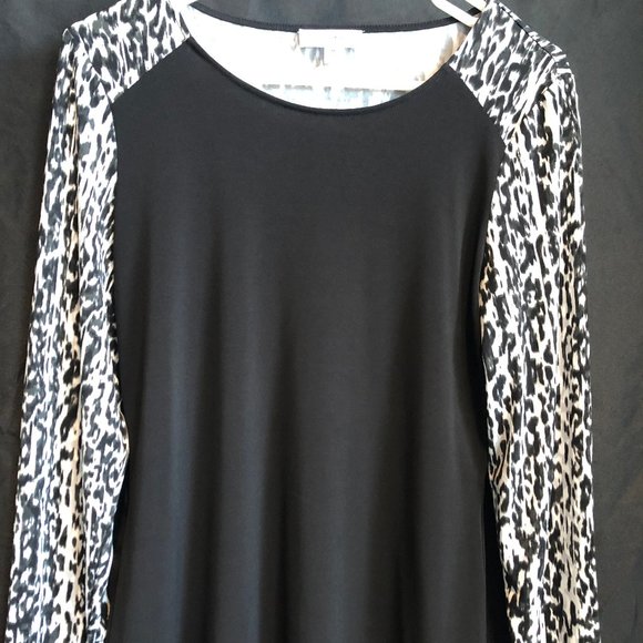 Colorblock-Animal Print top - Picture 1 of 3